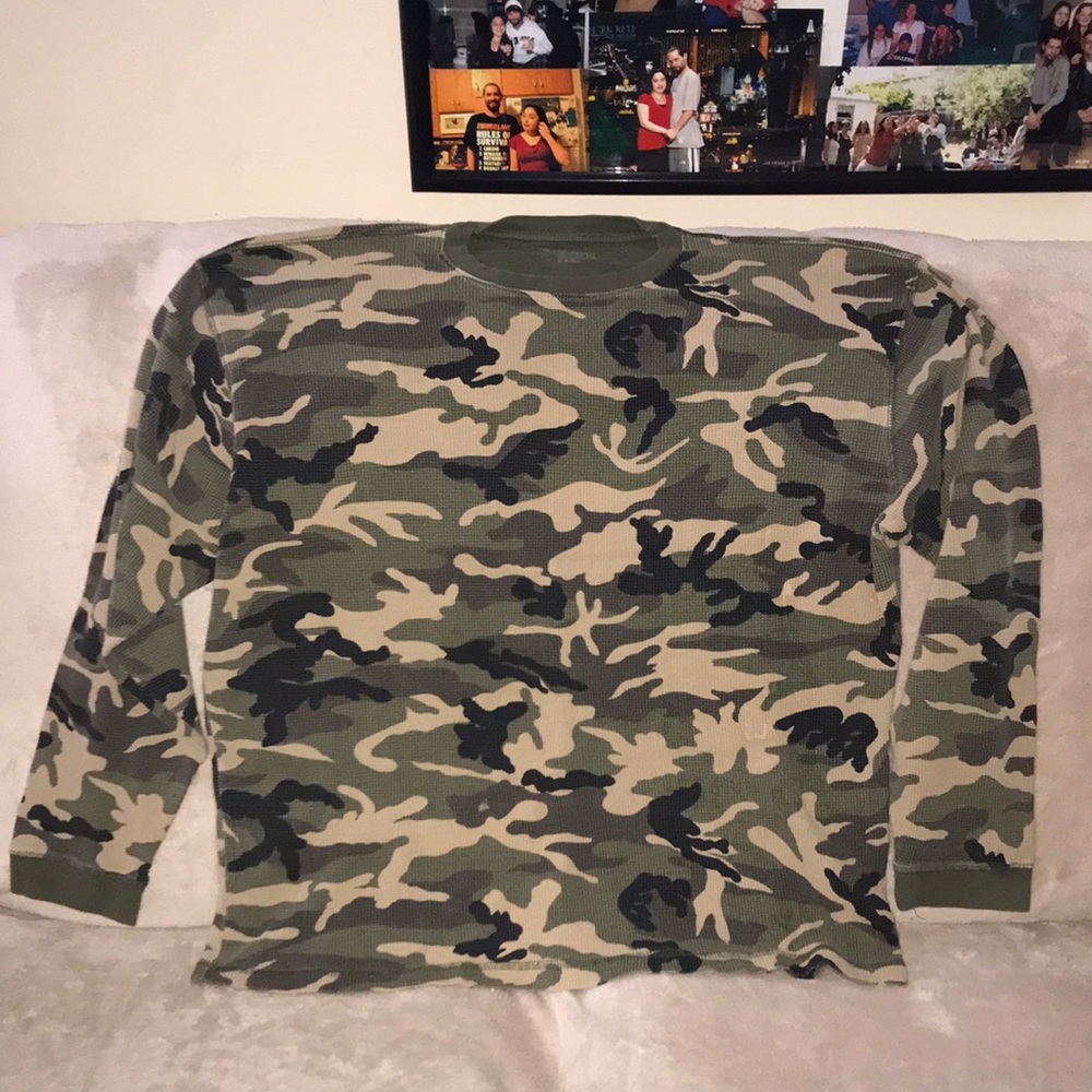 Champs XL tan black brown Camo print thermal top 💕